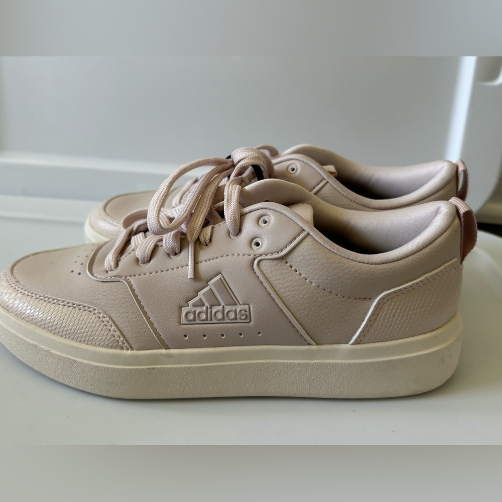 Adidas Park Street Low Top Sneaker Women's Size 8.5 blush Shoes